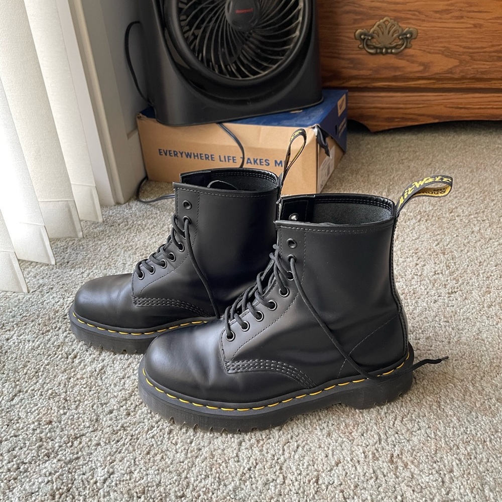 Dr Martens 1460 Bex 8-Eye Boot - Picture 12 of 16